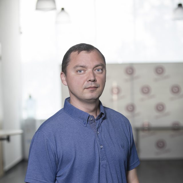 Роман Захаров